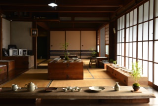 10.20 (金) トークイベント『reed × 草伝社 ten・ten 唐津展 』